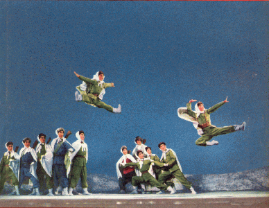 写真１：上海京剧团《智取威虎山》剧组（1970）より
